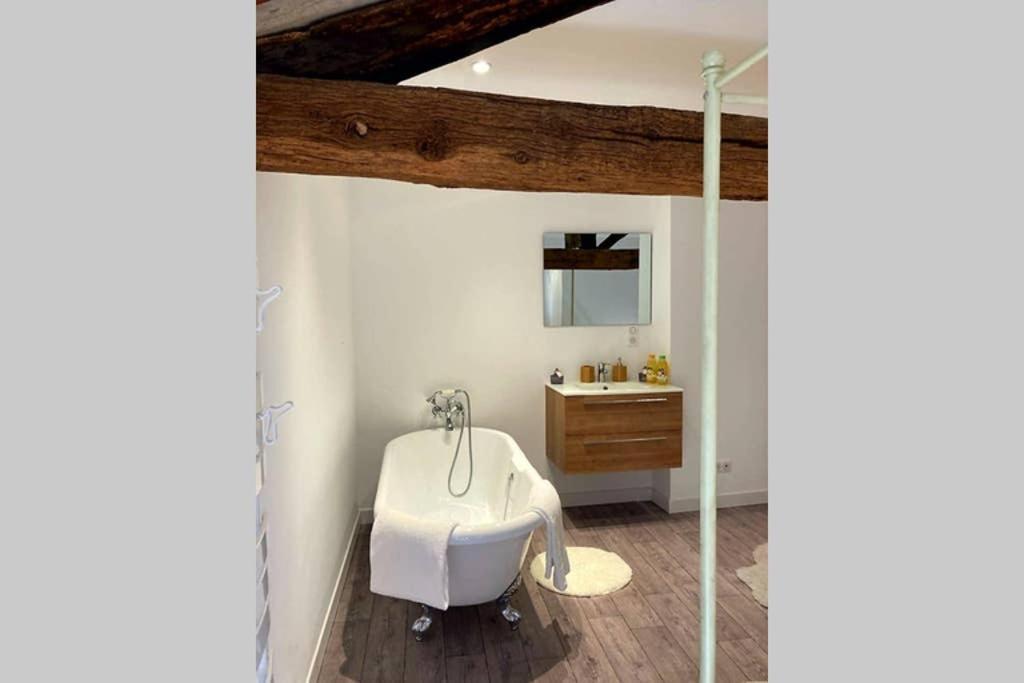 Apartment Romantique Dans Maison Vigneronne